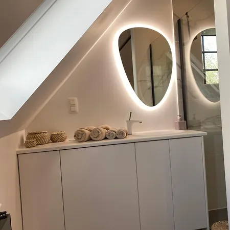 아파트 The Conservatory A Cosy Private Attic - Between Ghent Antwerp Brussels & Brugge 로케렌